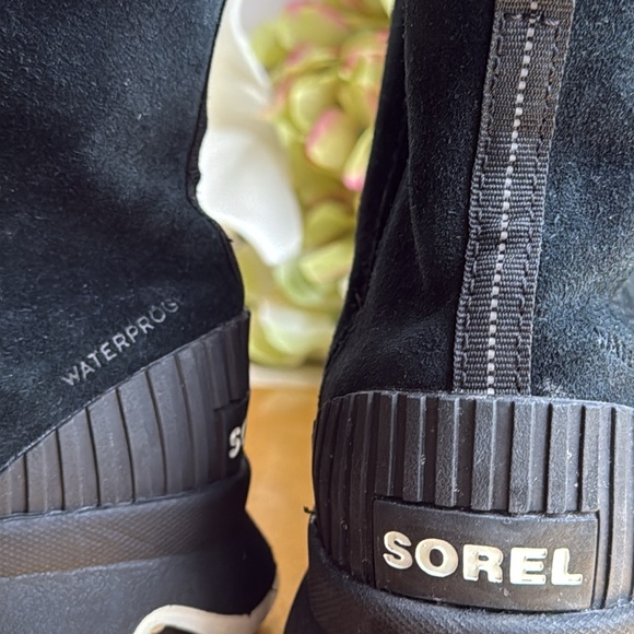 Sorel Kinetic Short Boots in Black Suede - Picture 8 of 16